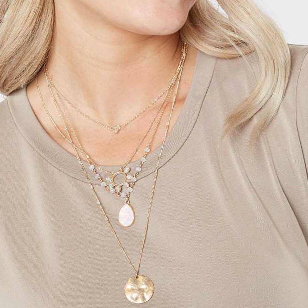 BKE necklace